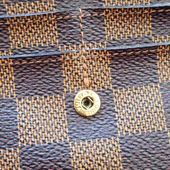 Louis Vitton Emilie Wallet - Picture 6 of 6